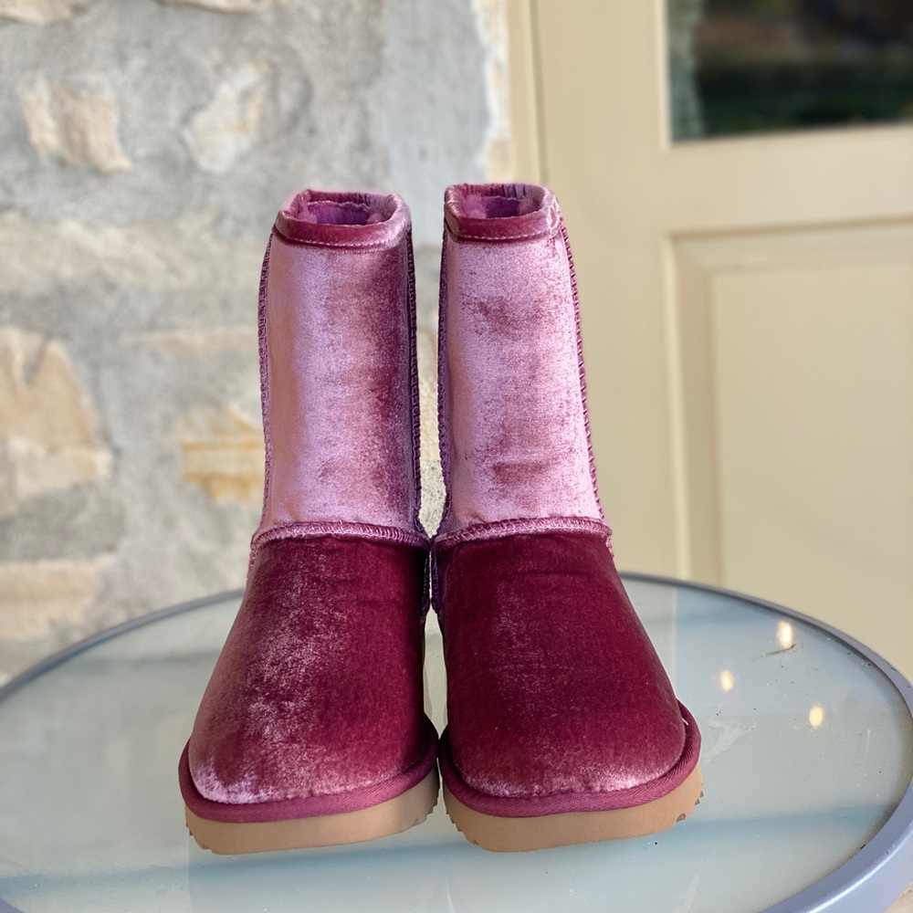 NIB UGGs Velvet boots - Picture 2 of 12